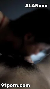 闲来无事，看着黄片让她舔冰淇淋，双重享受